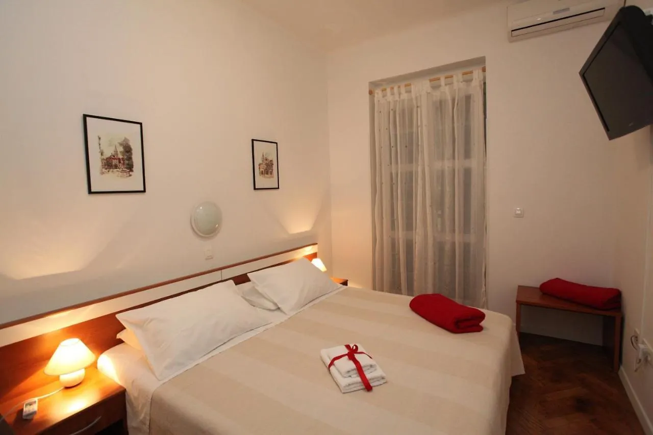 Vincent Apt. In Old Town Centre Apartment